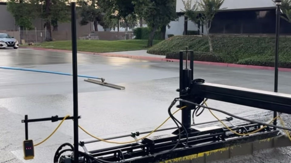 KSEE 24- Pouring, Pour 1
